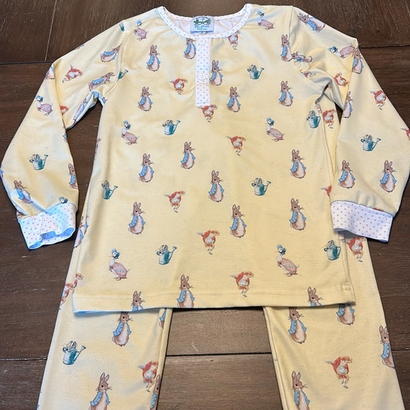 Southern Taters Pale Yellow Rabbit Themed 2-Piece Pajama Set - Picture 1 of 6